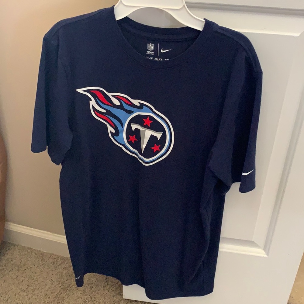 Navy Blue Titans T shirt  Never Worn Size M